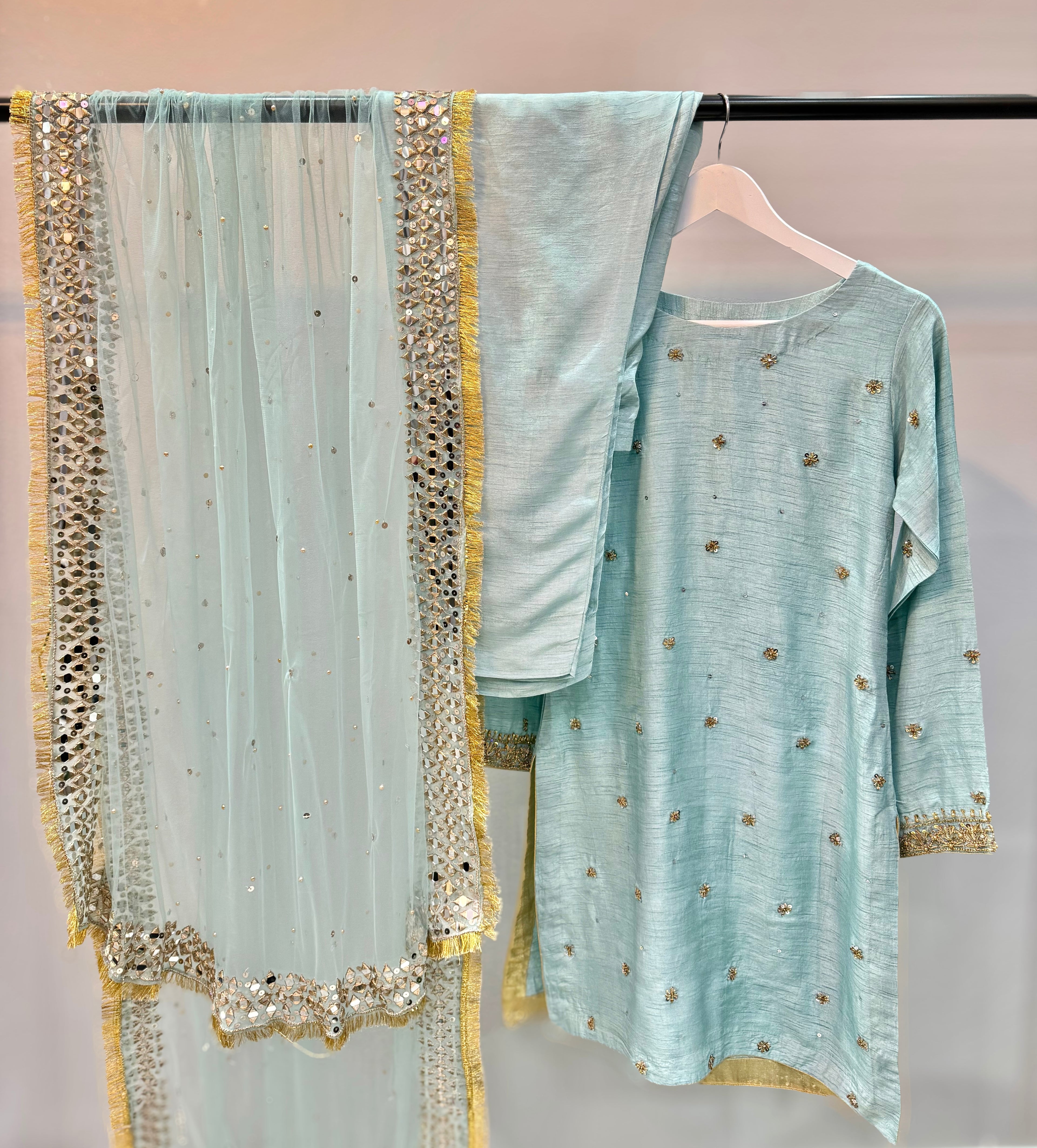 Mannat ~ Pre Order ~ Guaranteed Eid Delivery