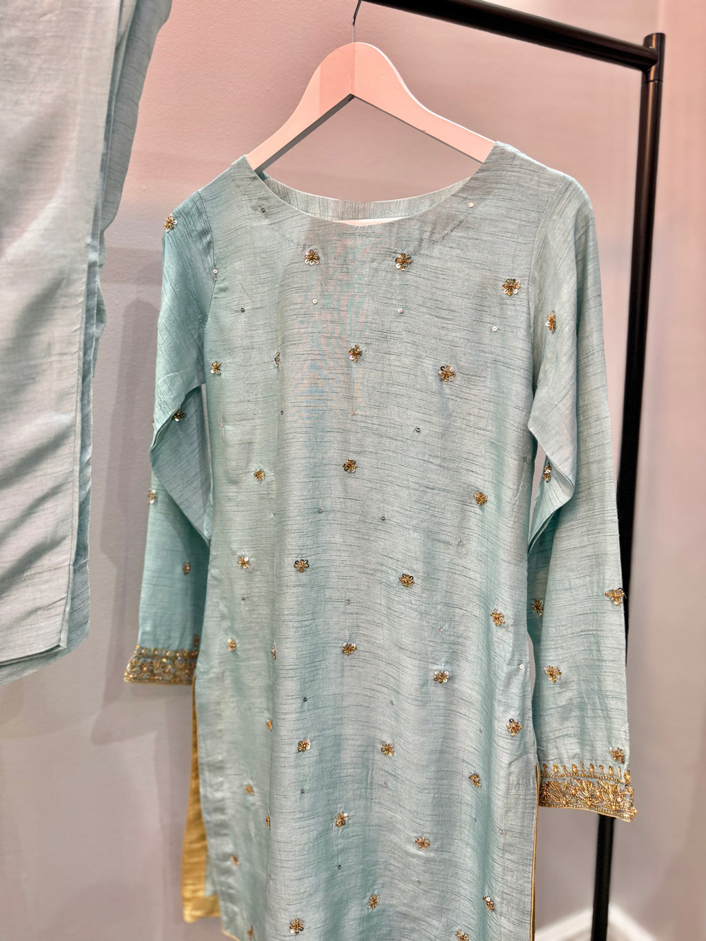 Mannat ~ Pre Order ~ Guaranteed Eid Delivery